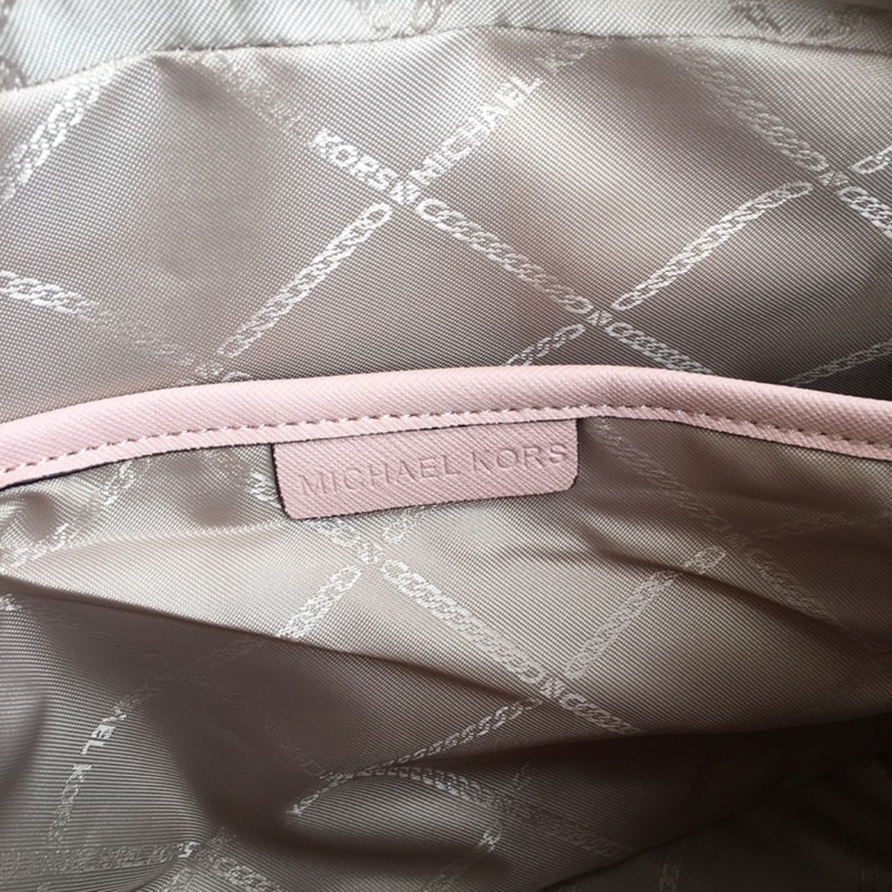 Michael Kors Jet Set Vanilla Blush Zip Crossbody Bag - Picture 7 of 8